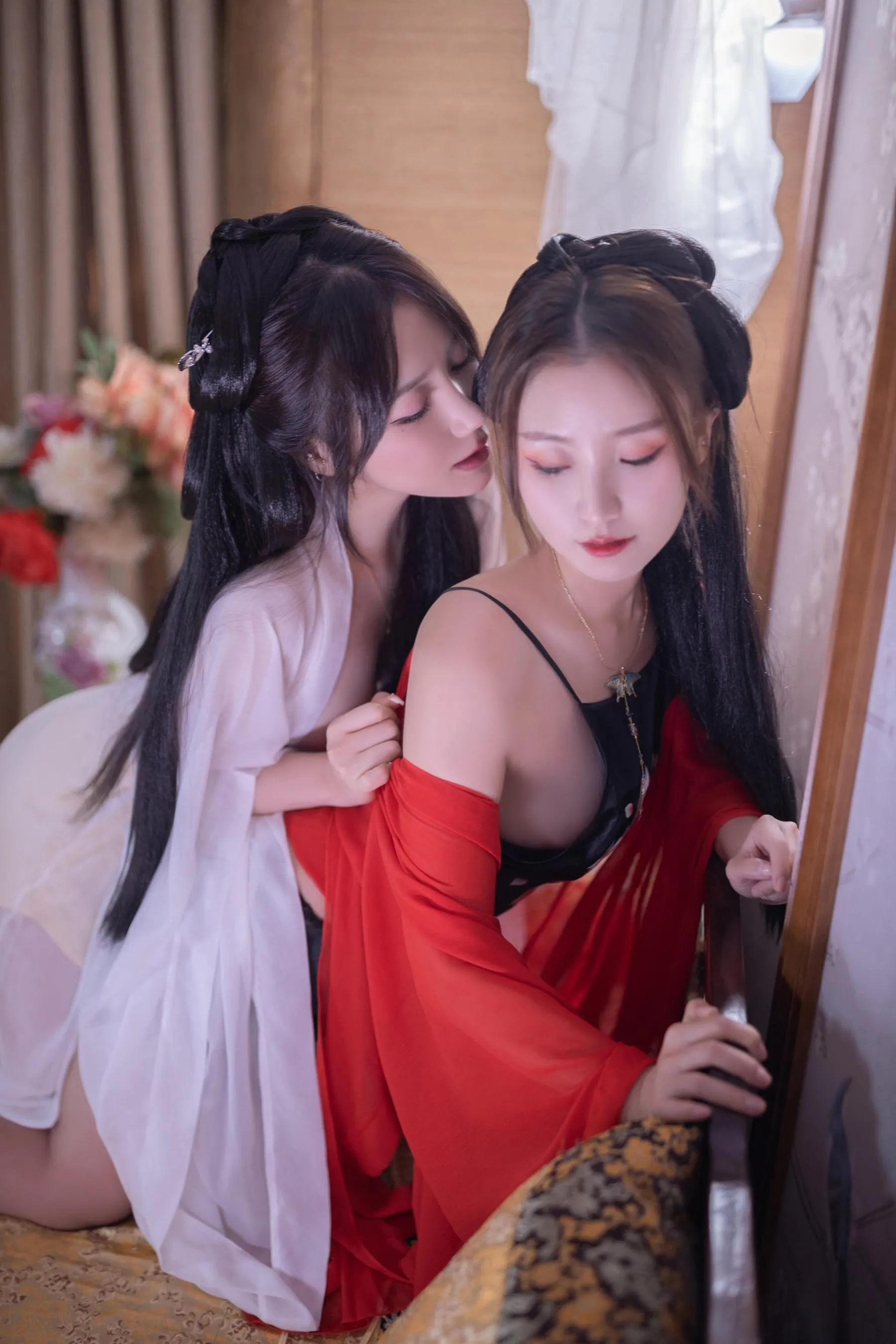 NO.0028 秀人名模鱼子酱Fish内部私购未上架《双女古装剧情》写真[22] [45P]插图4